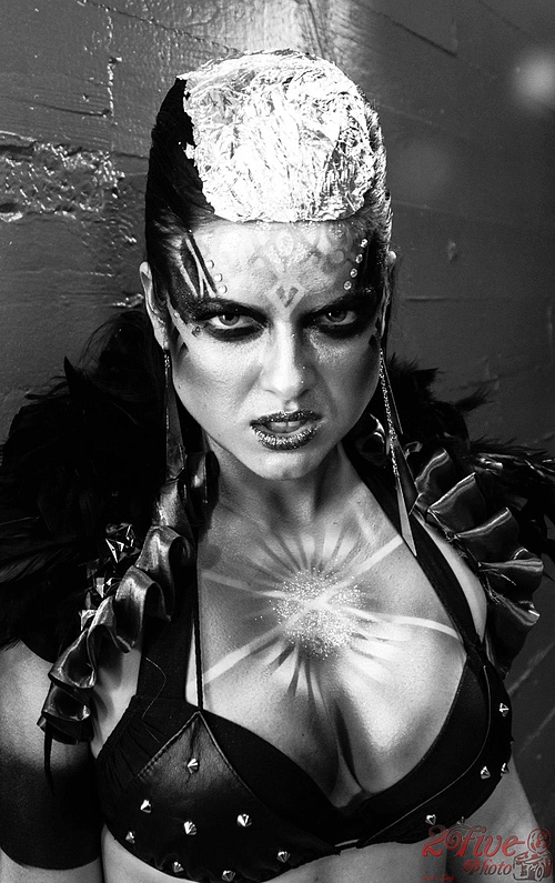 The Queen- Ana Maria